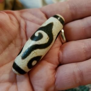 Vintage Tibetan 4 Eye "Money Hook" Dzi Bead